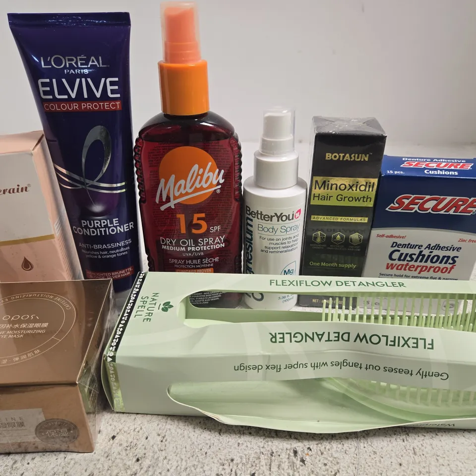 APPROX 12 ASSORTED BEAUTY PRODUCTS TO INCLUDE L'OREAL ELVIVE CONDITIONER, MALIBU OIL SPRAY, NATURE SPELL DETANGLER, ETC 