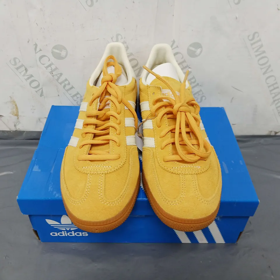 BOXED PAIR OF ADIDAS HANDBALL SPEZIAL TRAINERS IN YELLOW SIZE 6