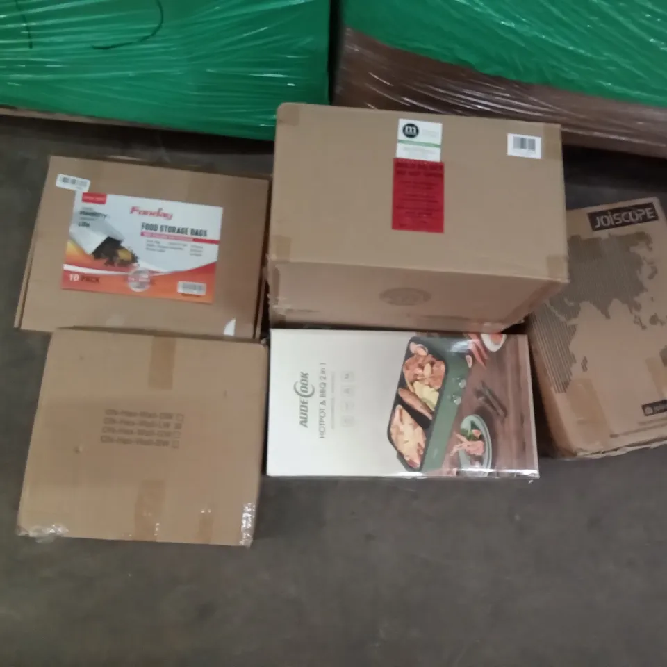 PALLET OF ASSORTED ITEMS INCLUDING JOISCAPE, AUDECOOK HOTPOT & BBQ 2-IN-1, M-DESIGN CABINET BINS, FONDAY FOOD STORAGE BAGS, M-DESIGN CLEAR LINUS BINS