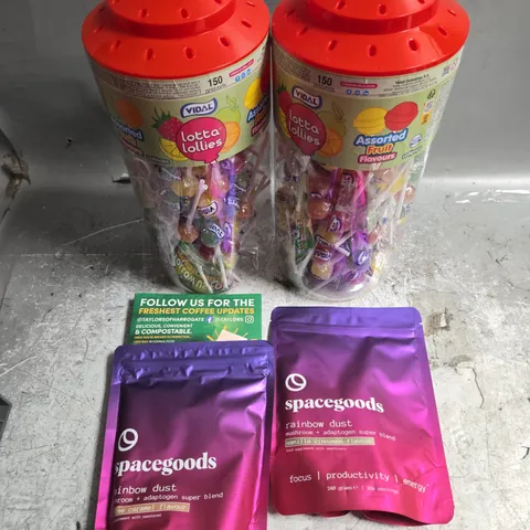 APPROXIMATELY 4 ASSORTED FOOD &DRINK ITEMS TO INCLUDE - LOLLY POPS, TEA BAGS AND SPACEGOODS