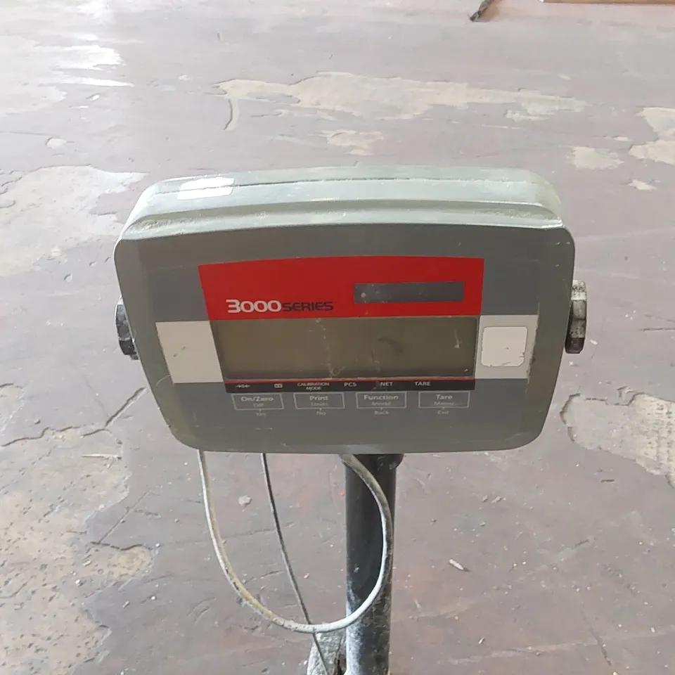 OHAUS DEFENDER 3000 T31P PORTABLE SCALE