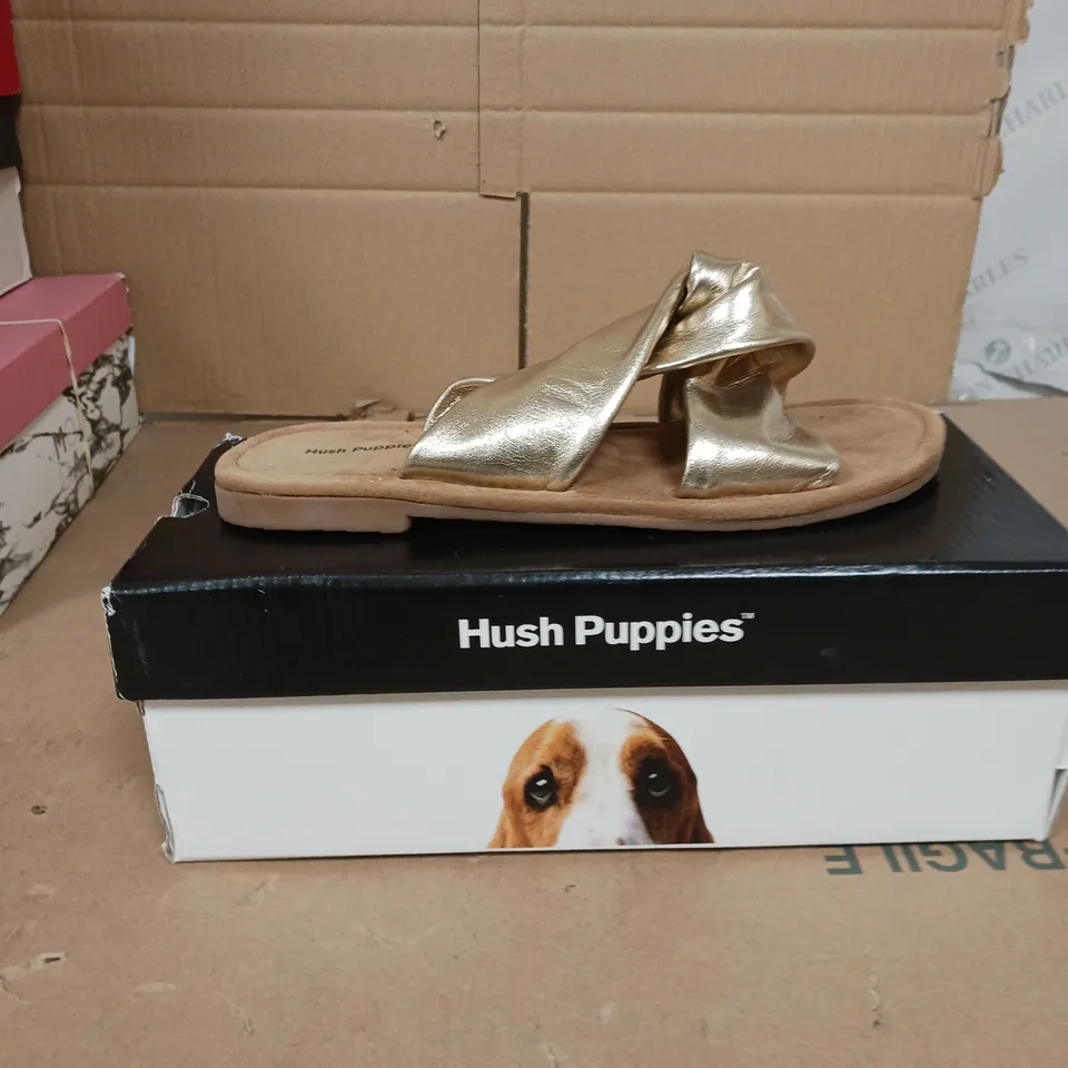 HUSH PUPPIES AMY LEATHER SANDALS GOLD SIZE 5