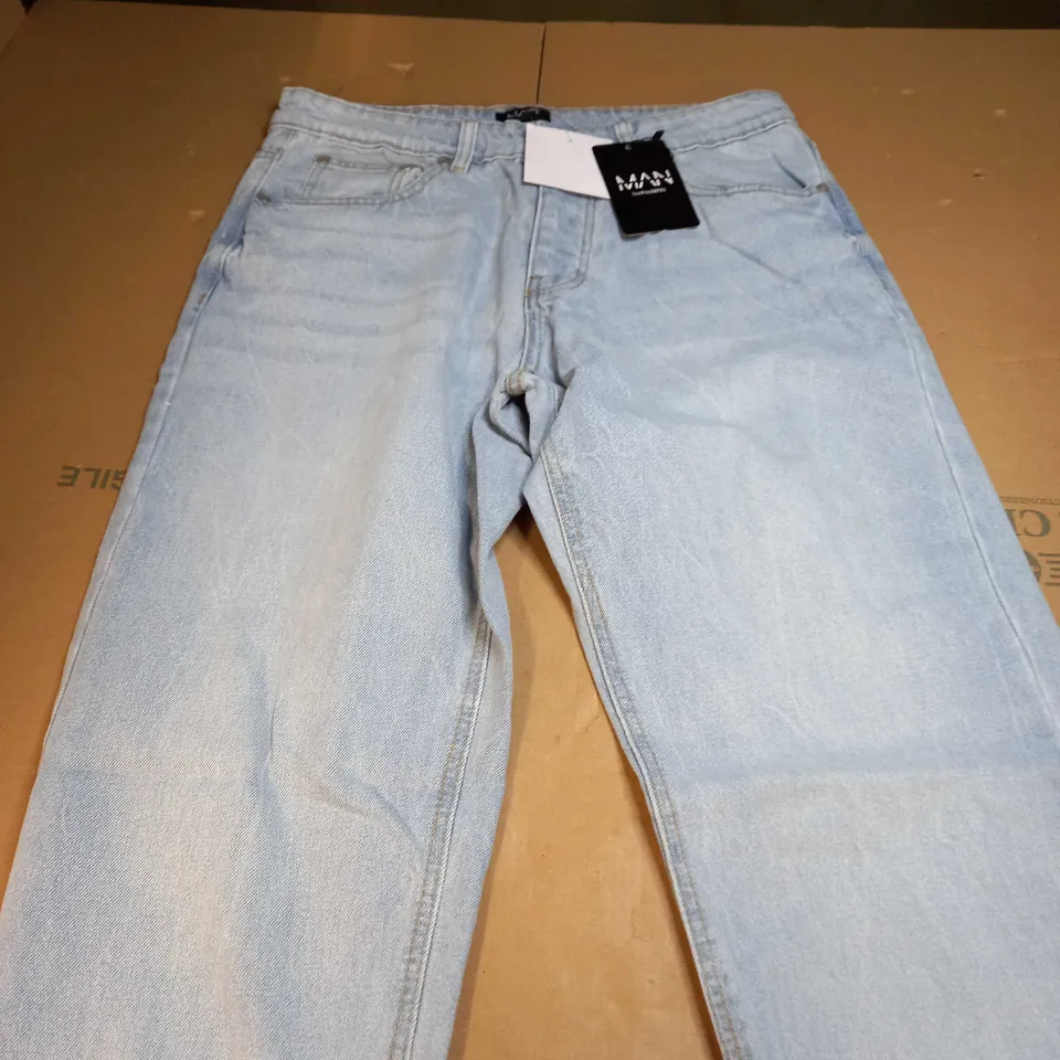 BOOHOOMAN RELAXED FIT JEANS IN ICE BLUE - UK 32