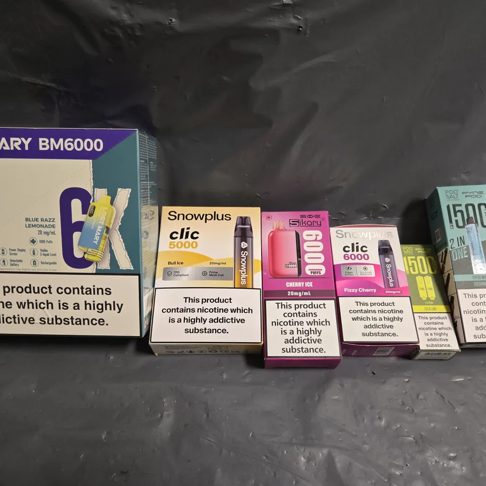 APPROXIMATELY 20 ASSORTED E-CIGARETTE & VAPING ITEMS IN VARIOUS BRANDS 