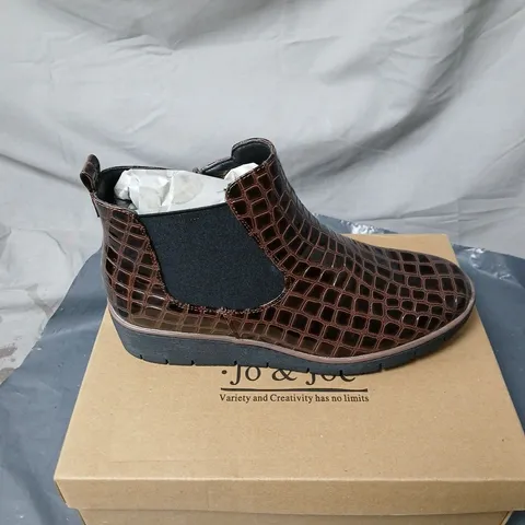 JO AND JOE WALNUT DARK BROWN BOOTS SIZE 7 BOXED