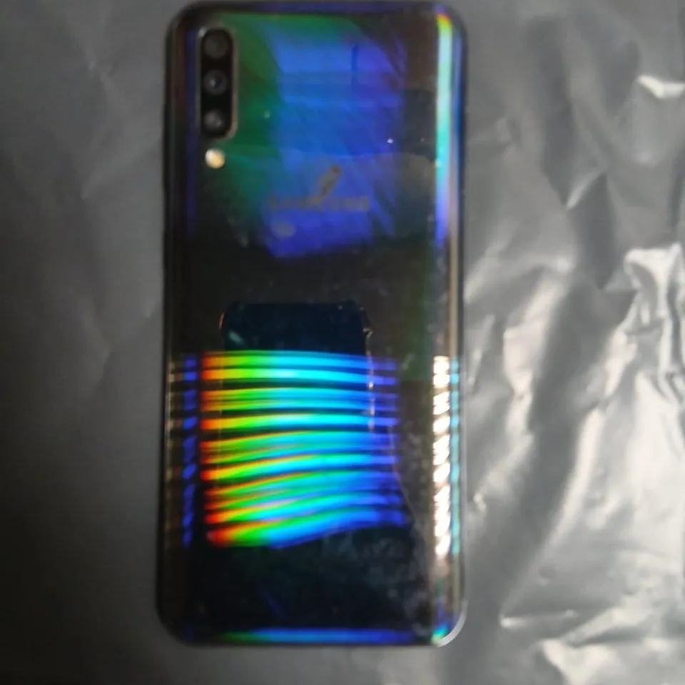 SAMSUNG GALAXY A50 SMARTPHONE – BLACK (CRACKED SCREEN)