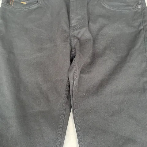 HUGO BOSS DELAWARE SLIM-FIT JEANS IN BLACK SIZE 36/30