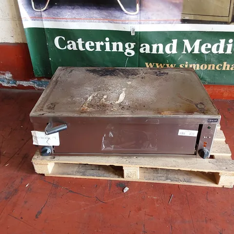 LINCAT IP21B COMMERCIAL PIZZA OVEN