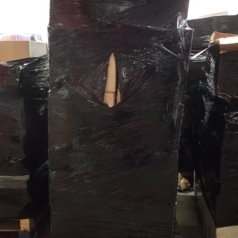 PALLET CONTAINING LARGE QUANTITY OF ASSORTED GREETINGS CARDS