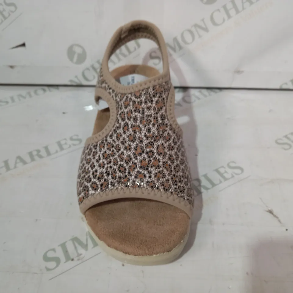 BOXED PAIR OF PAVERS WEDGE HEEL SLIP-ON SANDALS SIZE 4