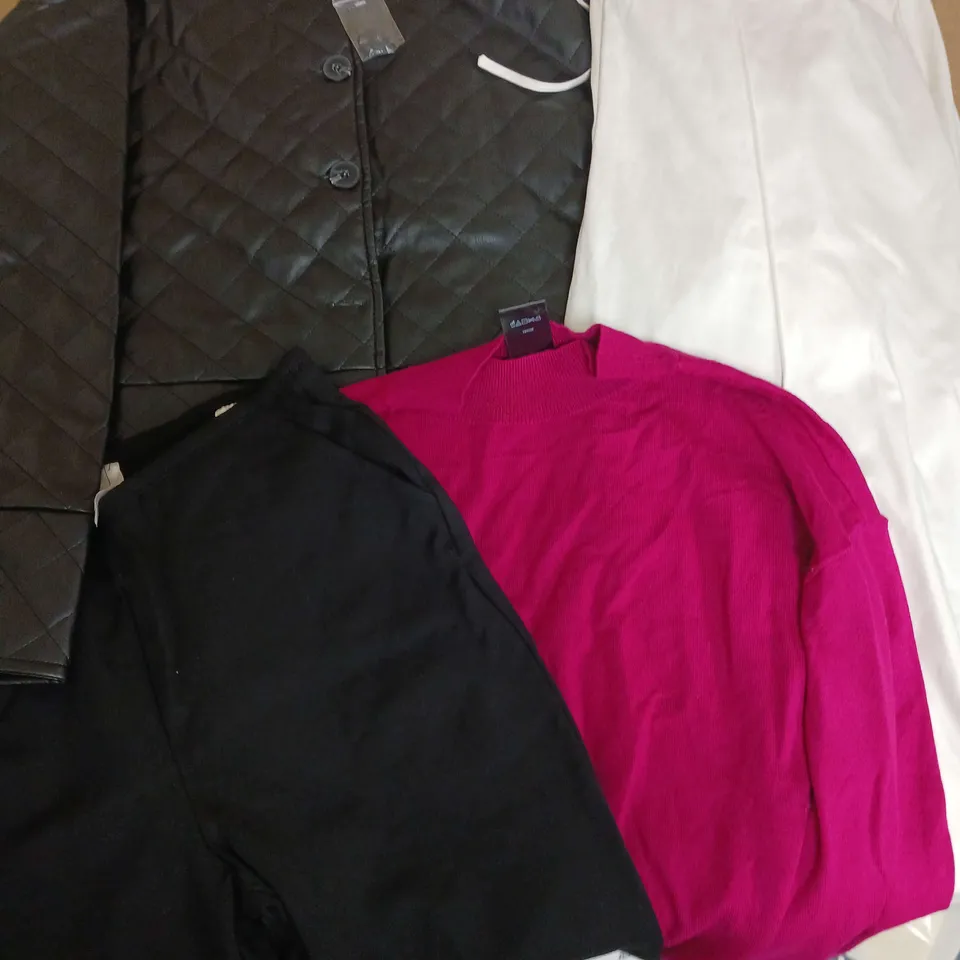 LOT OF 15 ASSORTED CLOTHING ITEMS TO INCLUDE KIM & CO SWING COAT, CRYSTAL KOBE KNITTED SWEATSHIRT AND WYNNE LADIES PU JACKET - VARIOUS SIZES