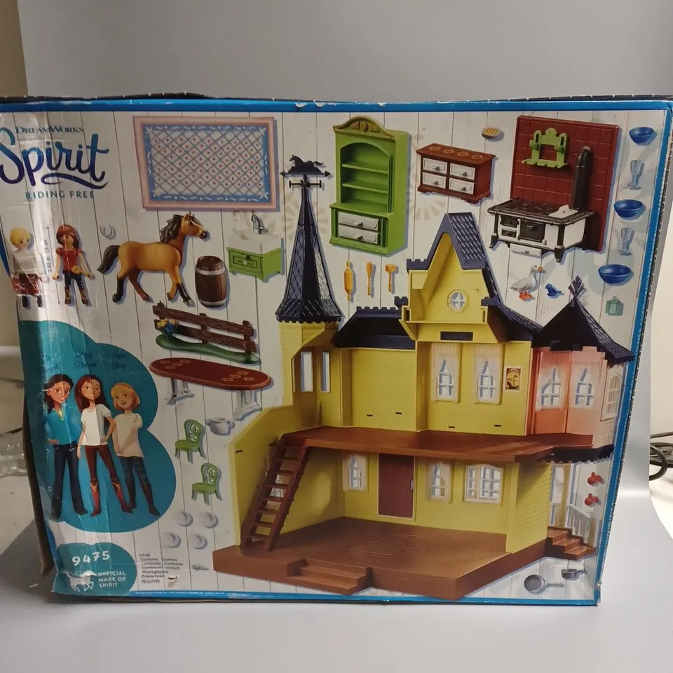 BOXED PLAYMOBIL DREAMWORKS SPIRIT RIDING FREE LUCKY & SPIRIT 137PC SET