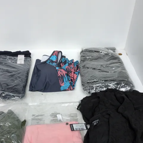 BOX OF APPROXIMATELY 10 ASSORTED CLOTHING ITEMS IN VARIOUS COLOURS, SIZES AND STYLES
