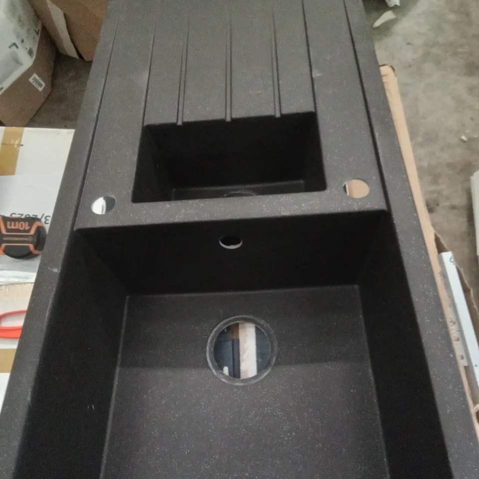 BOXED ISING 1.5 BOWL SINK AND DRAINER 500 X 1000MM - BLACK