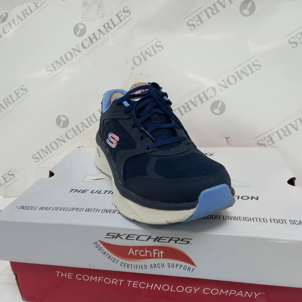 RIEKER CHELSEA BOOT IN BLACK SIZE 4