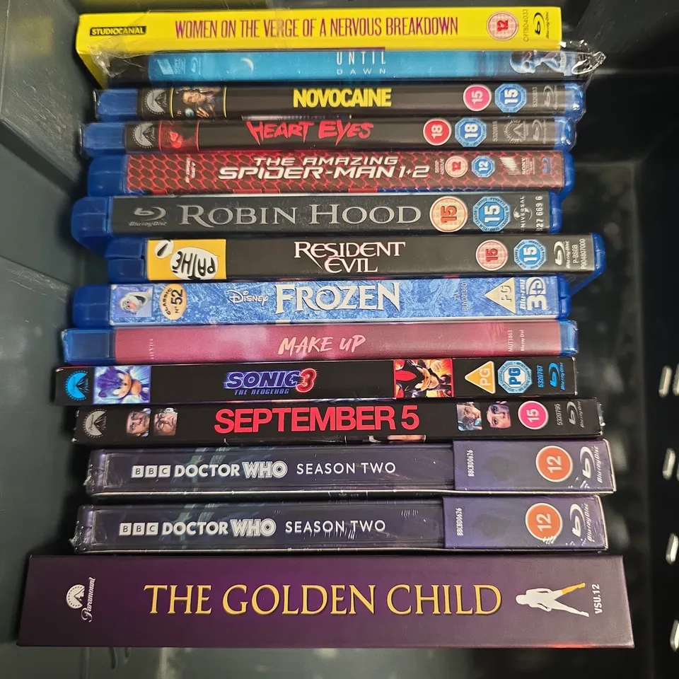 APPROXIMATELY 20 ASSORTED BLU-RAY MOVIES/SERIES TO INCLUDE SPEED 2, FROZEN, THE GOLDEN CHILD ETC 
