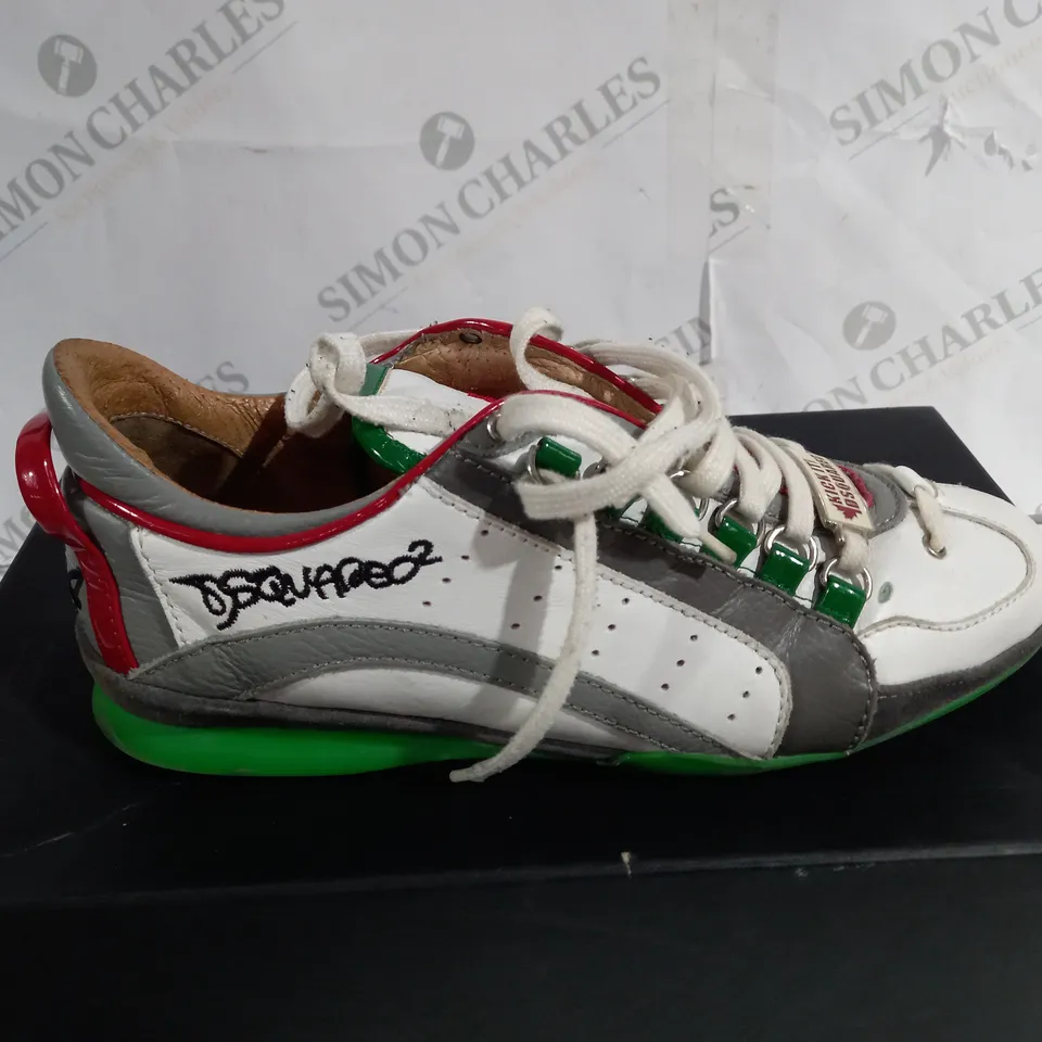 BOXED PAIR OF DSQUARED TRAINERS SIZE 40