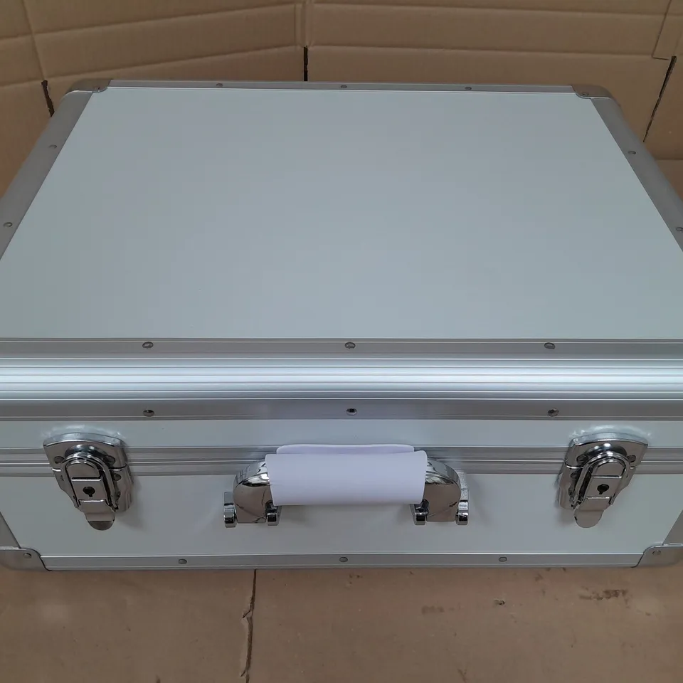 LOCKABLE FOAM INTERIOR METAL CASE