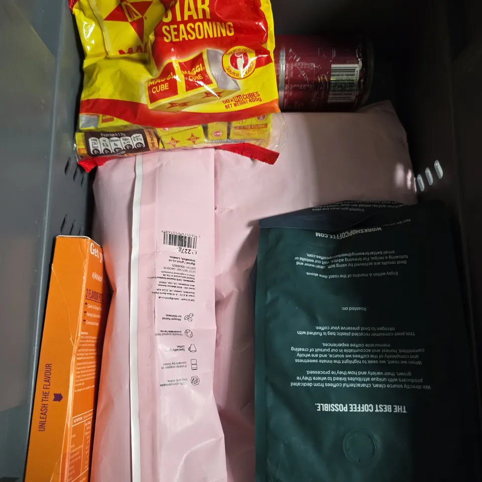 APPROXIMATELY 10 ASSORTED FOOD/DRINK PRODUCTS TO INCLUDE PACT COFFEE, BRAMBLE TIFFIN BAR, STRAWBERRY JAM ETC 