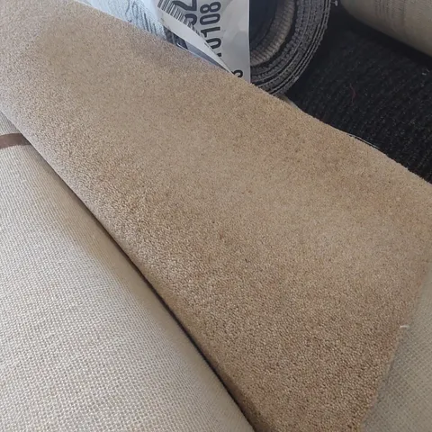 ROLL OF QUALITY CRESTA DIM HEATHERS CARPET - APPROXIMATELY 5 x 4.32m