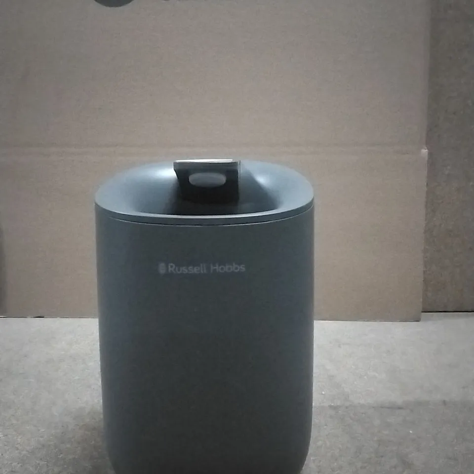 BOXED RUSSELL HOBBS FRESH AIR MINI 600ML DEHUMIDIFIER 