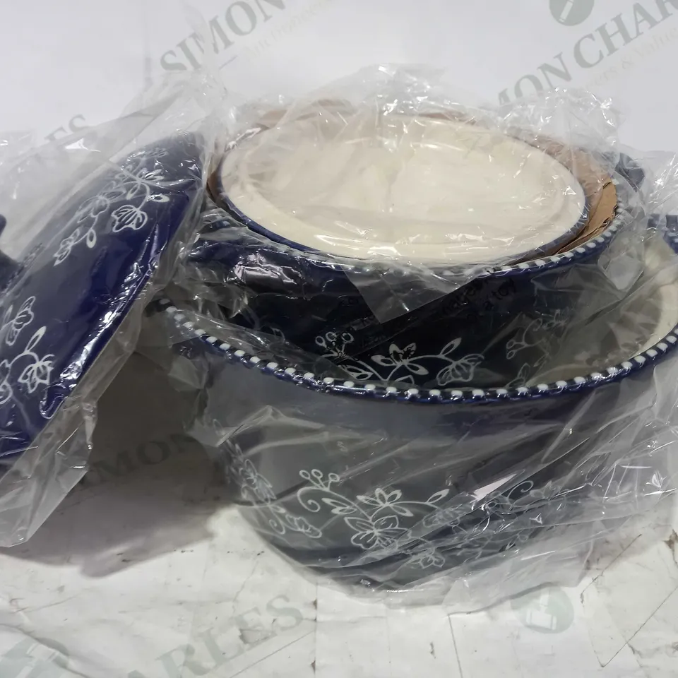 SET OF 2 CASSEROLE DISHES