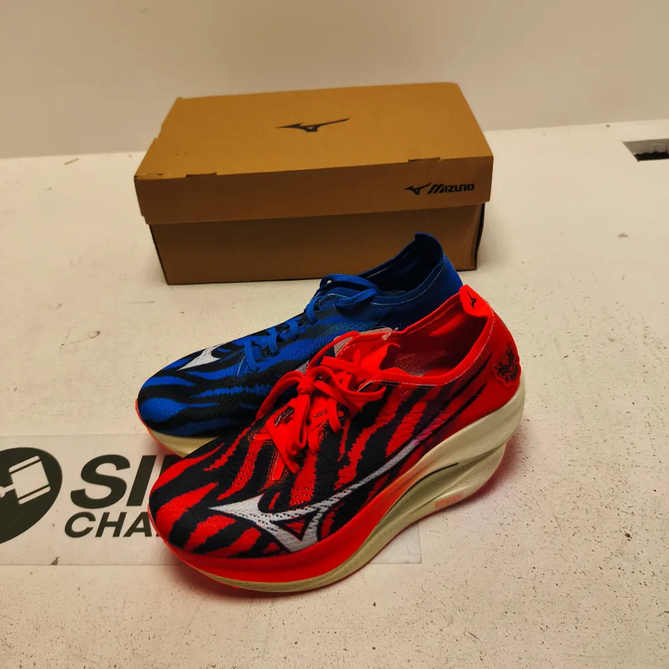MIZUNO WAVE REBELLION PRO 3 RUNNING SHOES – UK 7.5 (EU 41) – BLUE & RED – BOXED