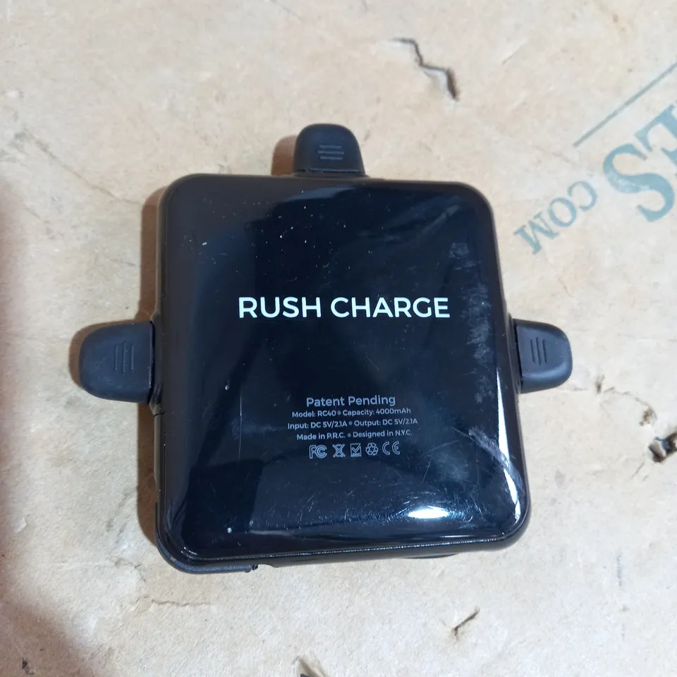 RUSH CHARGE TRIDENT 4000MAH PORTABLE CHARGER, BLACK