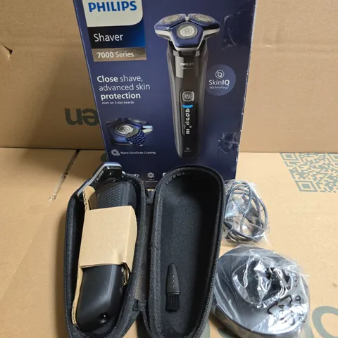 BOXED PHILIPS 7000 SERIES SHAVER
