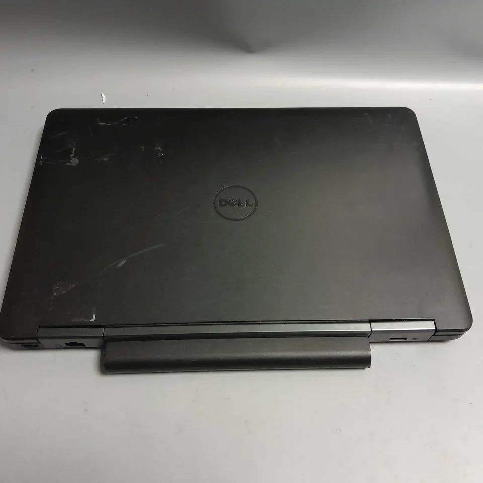 UNBOXED DELL LATITUDE E5540 WINDOWS PRO 8 BLACK