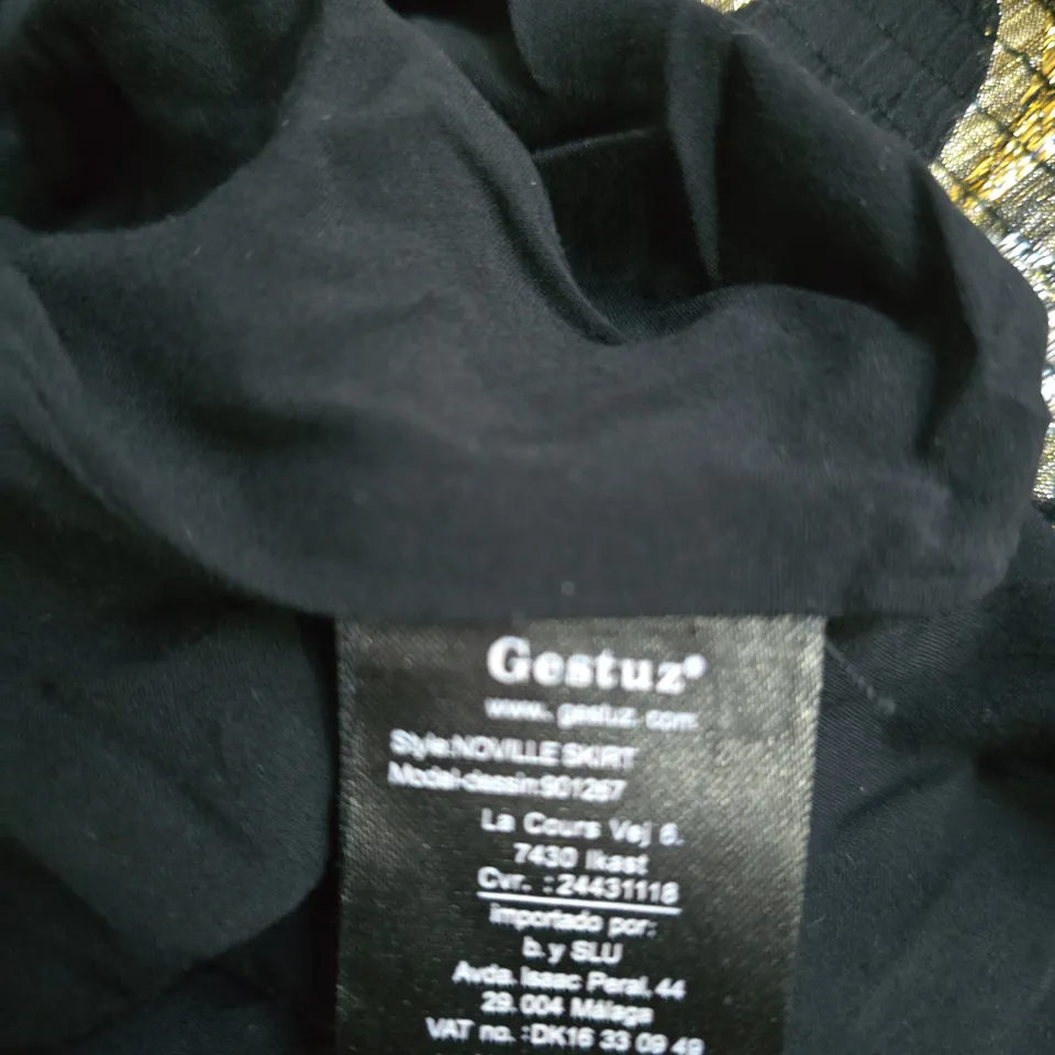 GESTUZ BLACK SKIRT WITH GOLD PATTERN – SIZE S
