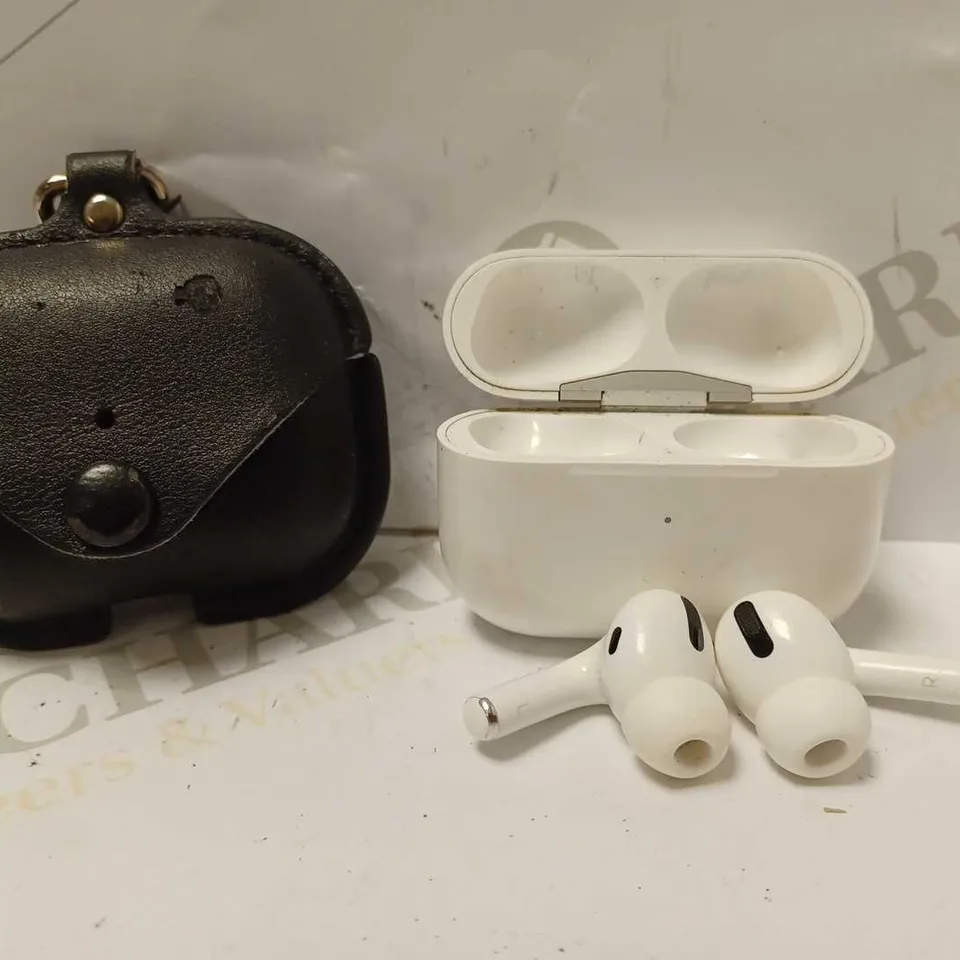 APPLE AIRPODS PRO (A2190) WITH BLACK CASE