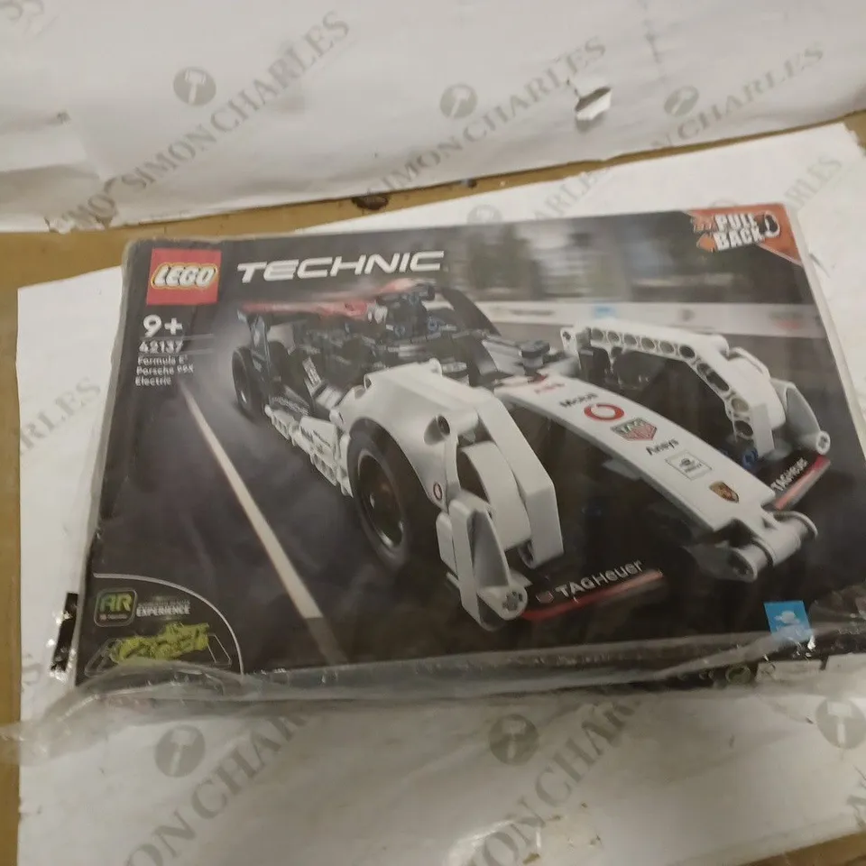 FORMULA E PORSCHE 99X ELECTRIC LEGO TECHNIC  RRP £45