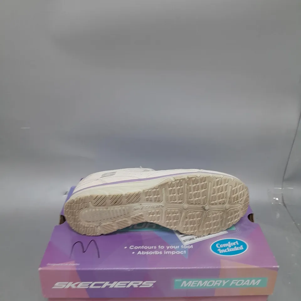 SKECHERS GRATIS STRETCH FIT TRAINERS - LIGHT GREY - SIZE 5