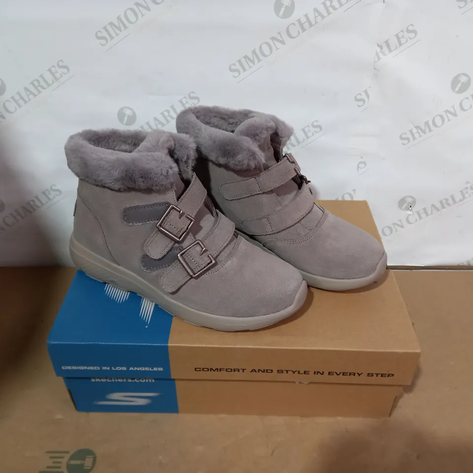 BOXED PAIR OF SKECHERS - SIZE 5