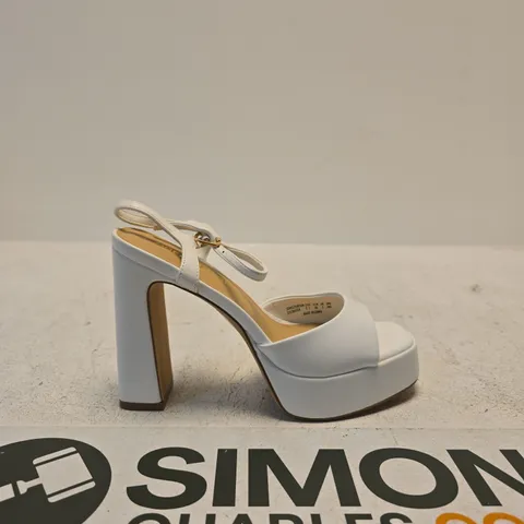 DREAM PARIS WHITE PLATFORM SANDALS – UK 5
