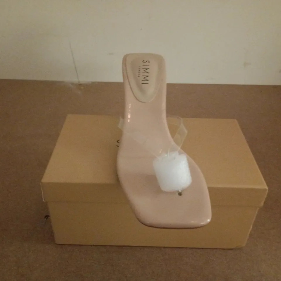 BOXED PAIR OF SIMMI LONDON MELBA NUDE PATENT HEELS - UK 5