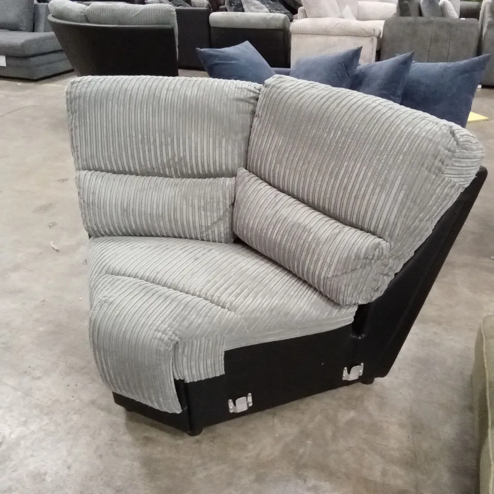 5 x ASSORTED DESIGNER SOFA PARTS AND PIECES