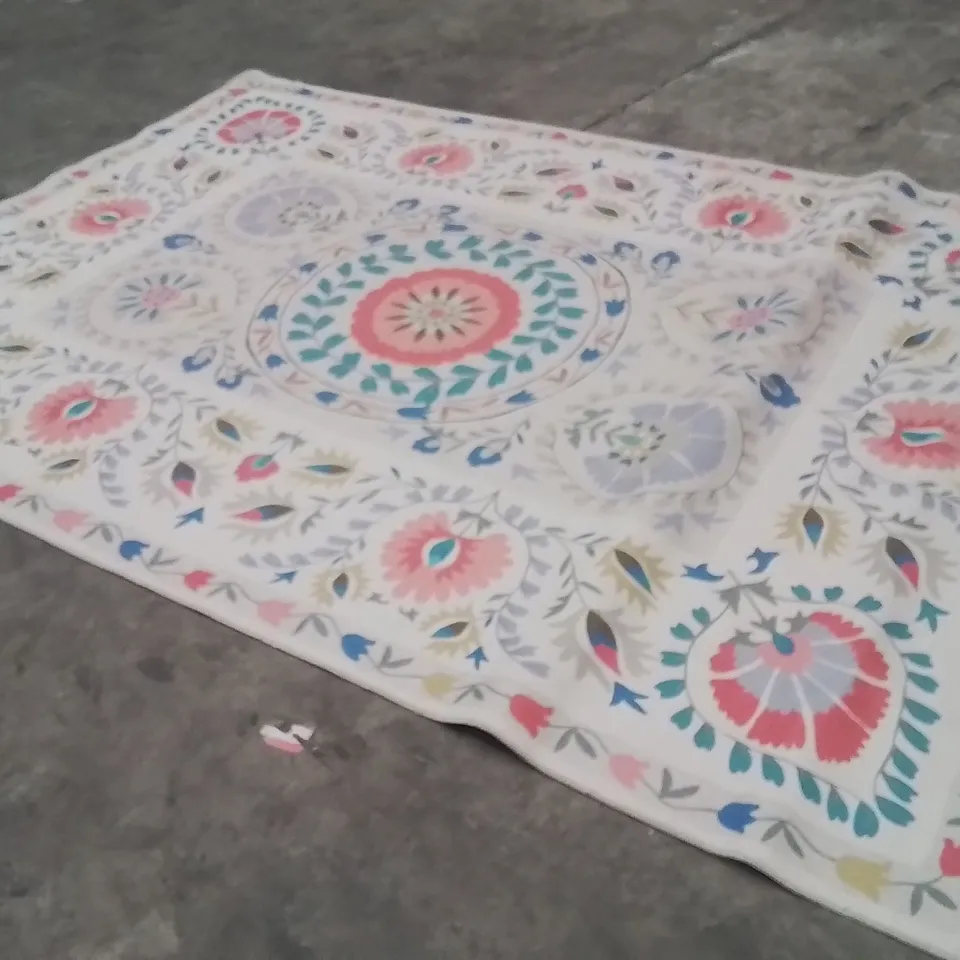 QUALITY DESIGNER AREA RUG - APPROXIMATELY 280X200CM