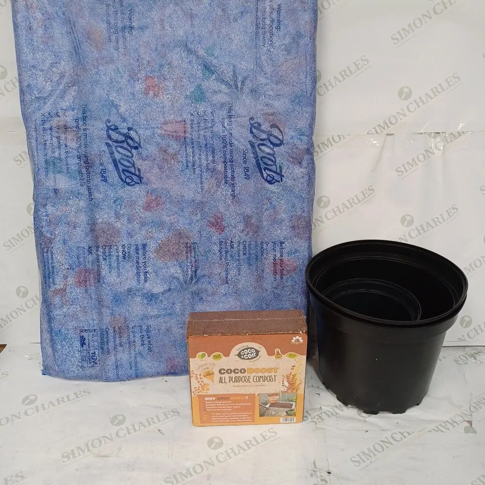 LOT TO CONTAIN APPROX. 5 X ASSORTED HOUSEHOLD PRODUCTS. INCLUDES COMPOST, PLANTERS, DOOR MAT ETC 