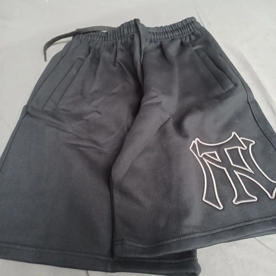 GARMS BLACK JOGGER SHORTS - MEDIUM