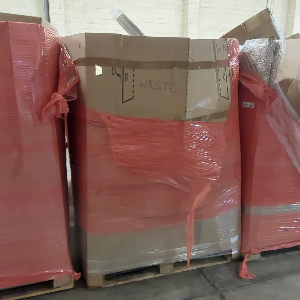 PALLET OF ASSORTED ITEMS INCLUDING: BAMBOO MATTRESS TOPPER, PET CARRIER, BLINDS, TOILET SEAT ECT