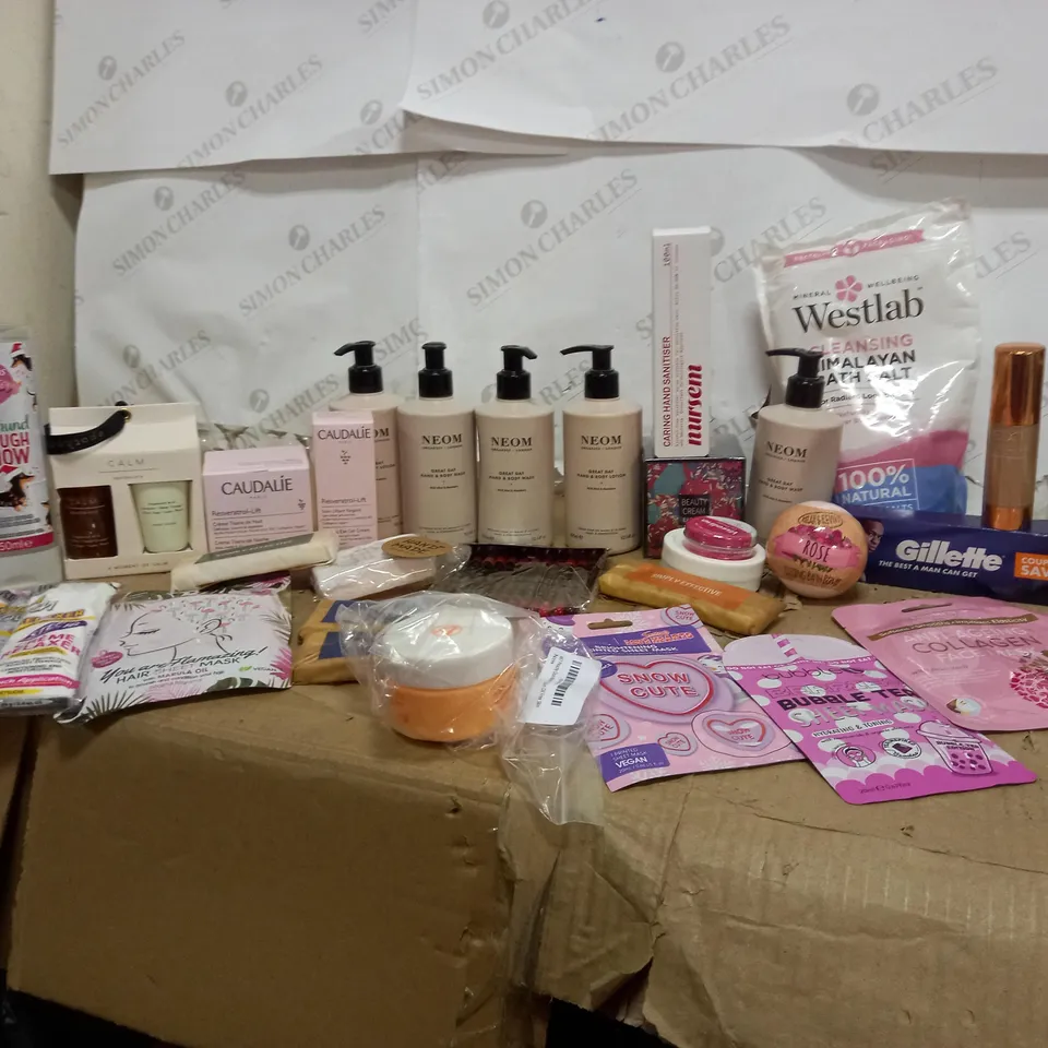 APROXIMATELY 20 BEAUTY PRODUCTS INCLUDING WESTLAB, NEOM, GILLETTE