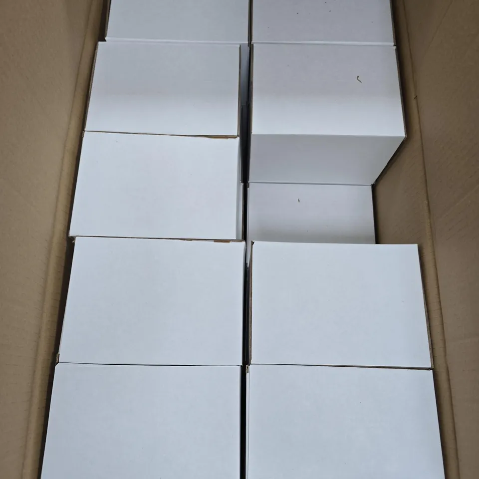 APPROXIMATELY 40 FOLDABLE MULTI-SLOT EYEWEAR ORGANIZERS