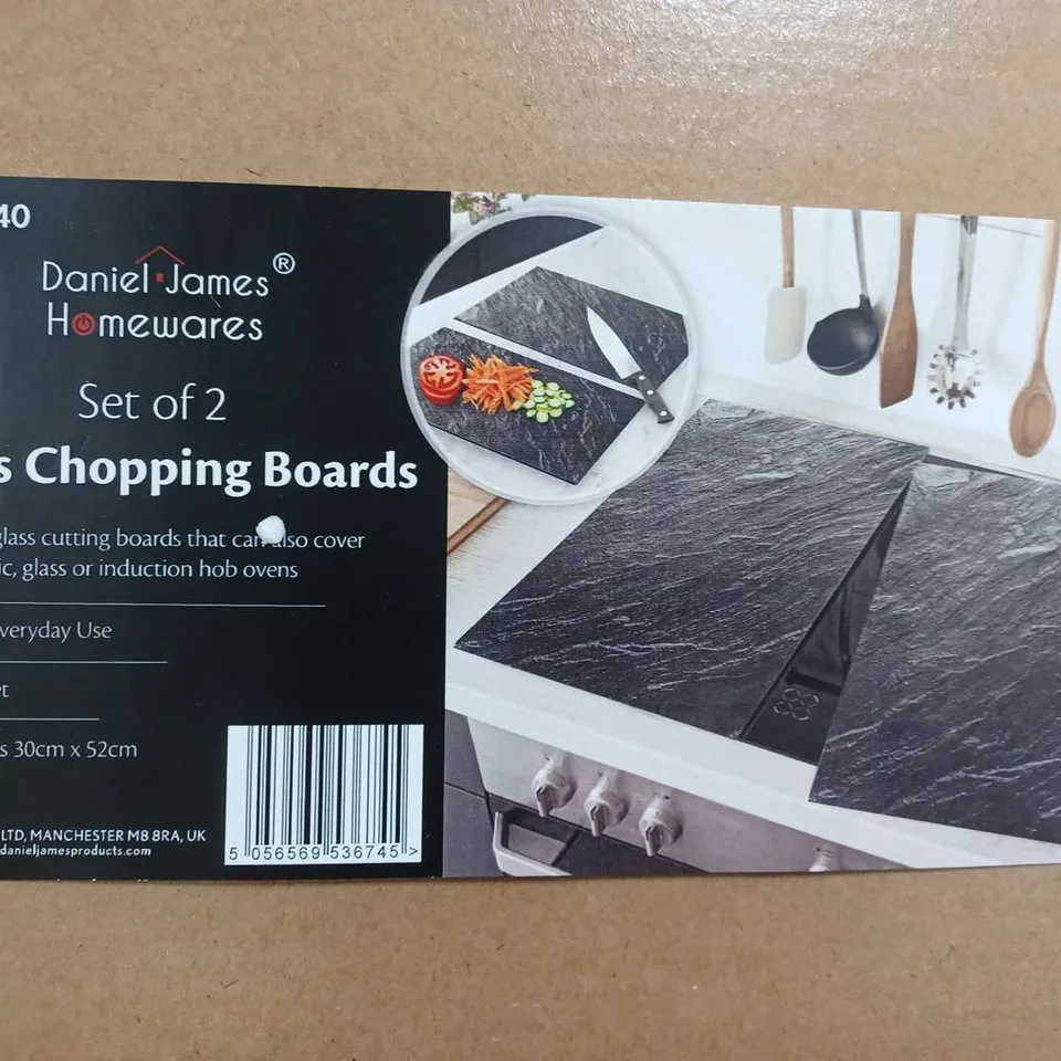 BOXED DANIEL JAMES SET OF 2 GLASS CHOPPING BOARDS 
