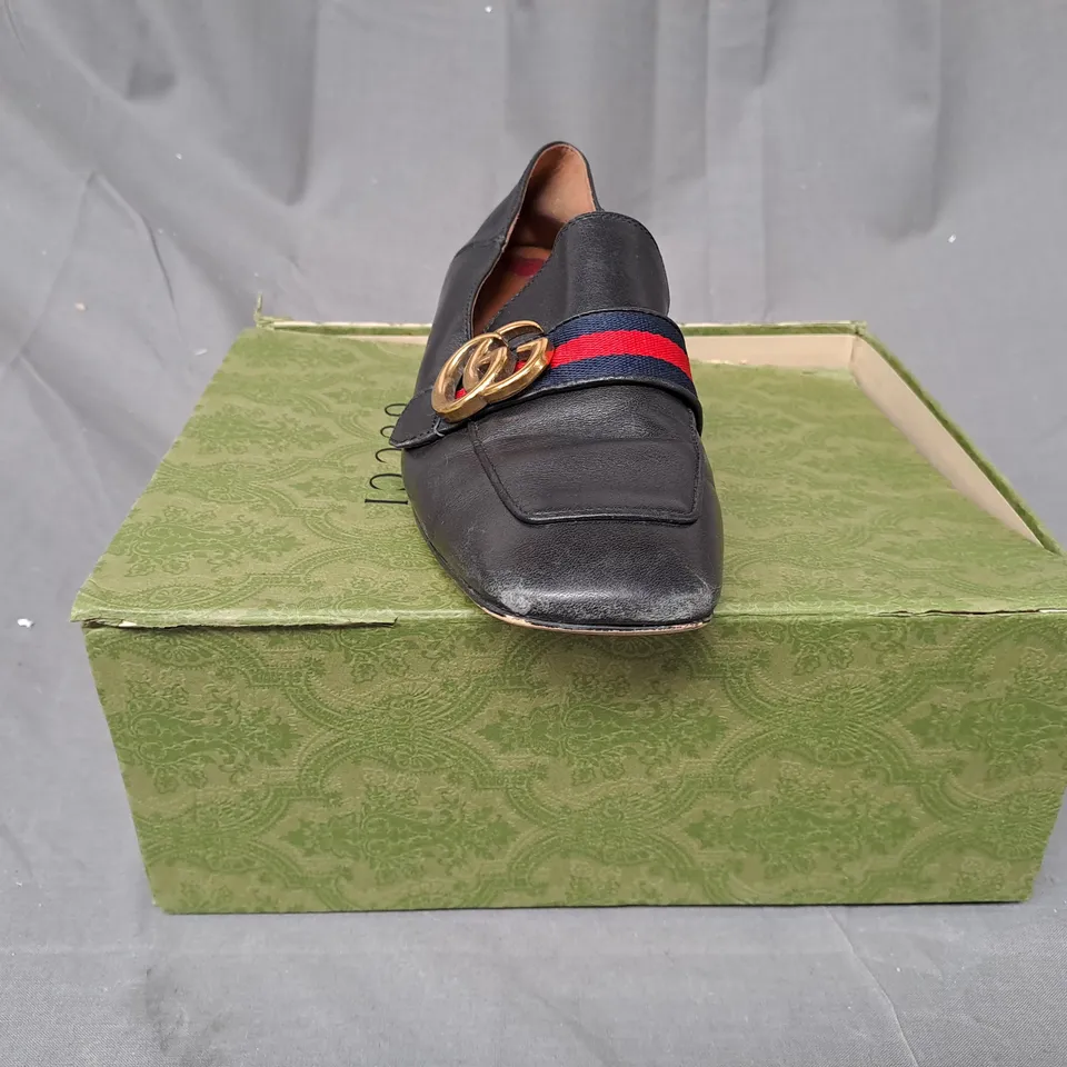 BOXED PAIR OF GUCCI LOW BLOCK HEEL SQUARE TOE SHOES IN BLACK EU SIZE 35