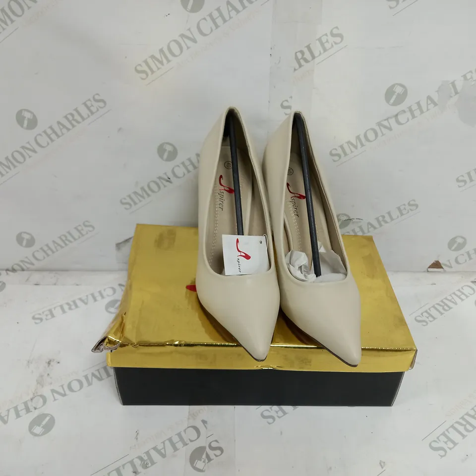 6 BOXED PAIRS OF SPIRER HEELED SANDALS IN BEIGE TO INCLUDE SIZES 39, 40, 41 