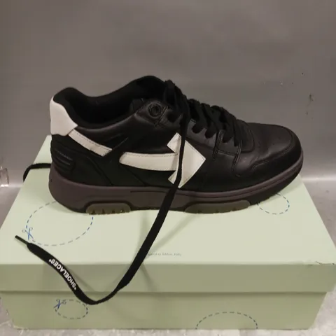 BOXED PAIR OF OFF WHITE OUT OF OFFICE TRAINERS IN BLACK - 10