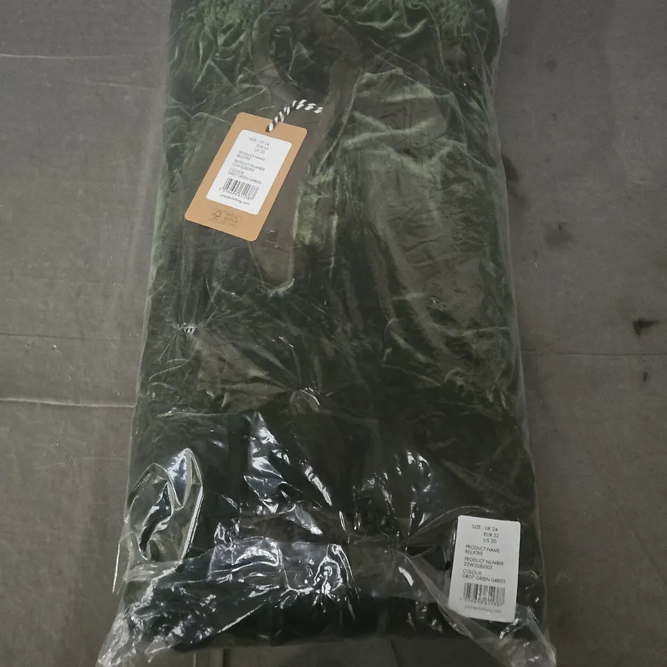 BAGGED JOANIE CLOTHING BELLATRIX SHORT SLEEVE VELVET JUMPSUIT - GREEN - UK 24