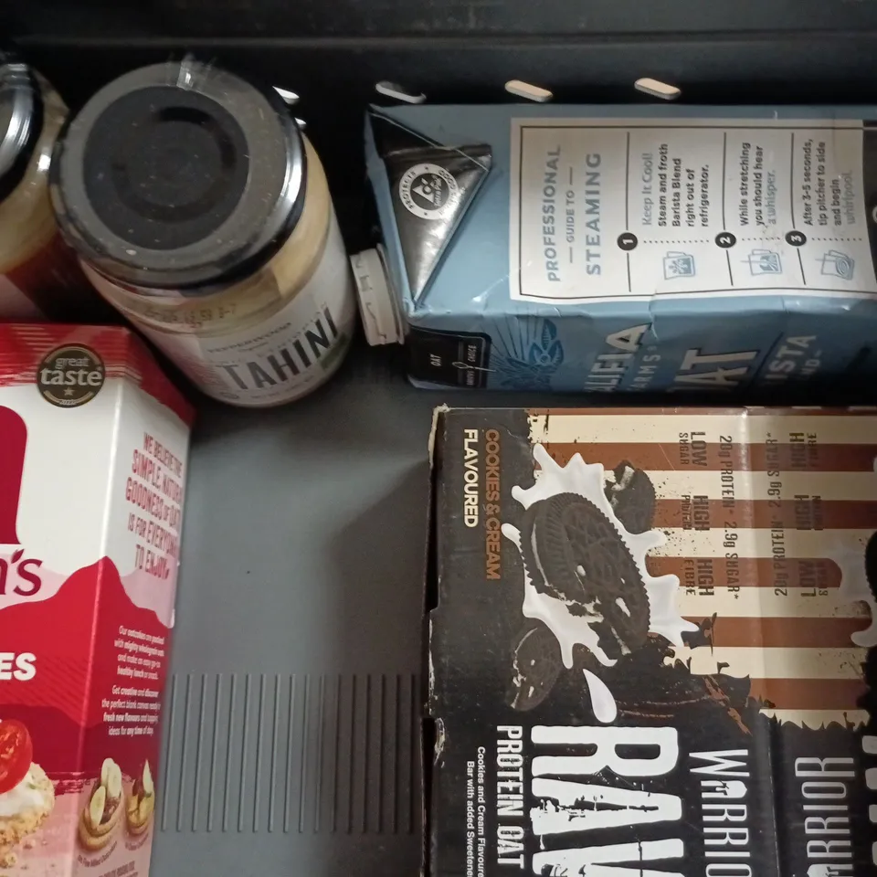 APPROXIMATELY 10 ASSORTED FOOD AND DRINK ITEMS TO INCLUDE NAIRN'S, PEPSI MAX, ETC